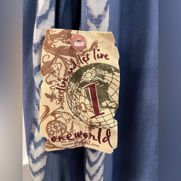 NWT One World Blouse with Floral Detail Size L - Picture 5 of 12